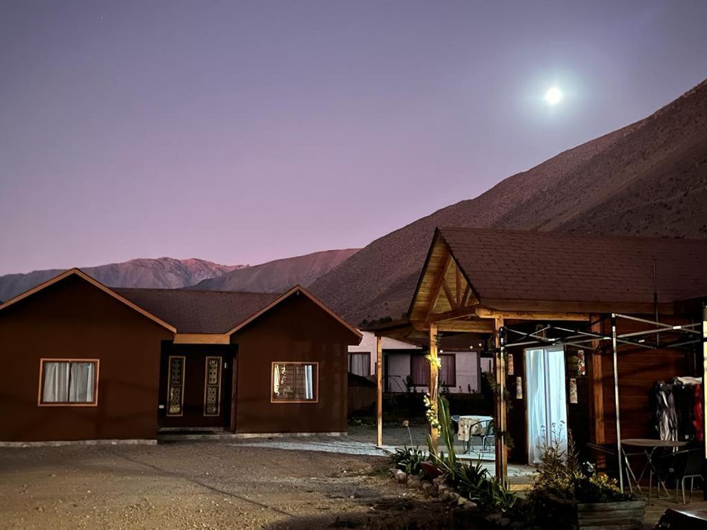 Cabanas Vicuna Cielo De Peralillo - Valle De Elqui Экстерьер фото
