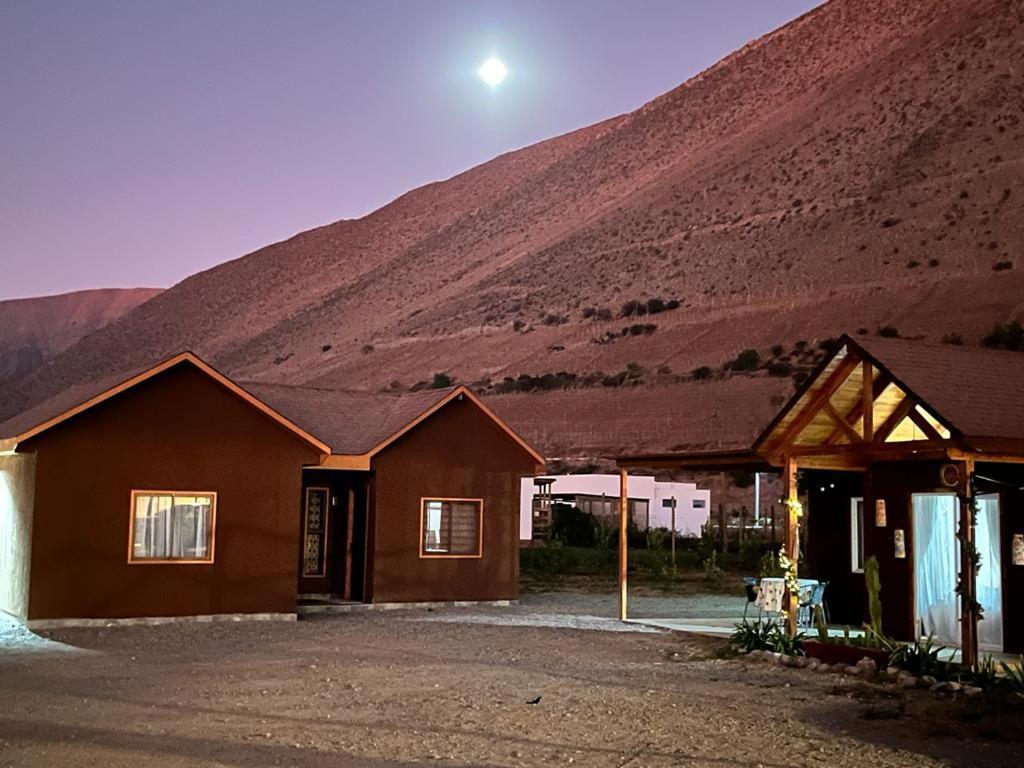 Cabanas Vicuna Cielo De Peralillo - Valle De Elqui Экстерьер фото